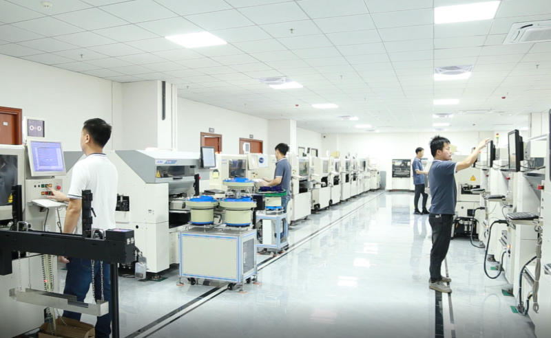 炬鼎貼插致力于打造一支技術(shù)過(guò)硬的異形插件機(jī)團(tuán)隊(duì)