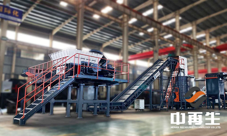 異形插件機在PCB插入不同元器件時需要更換不同的吸嘴