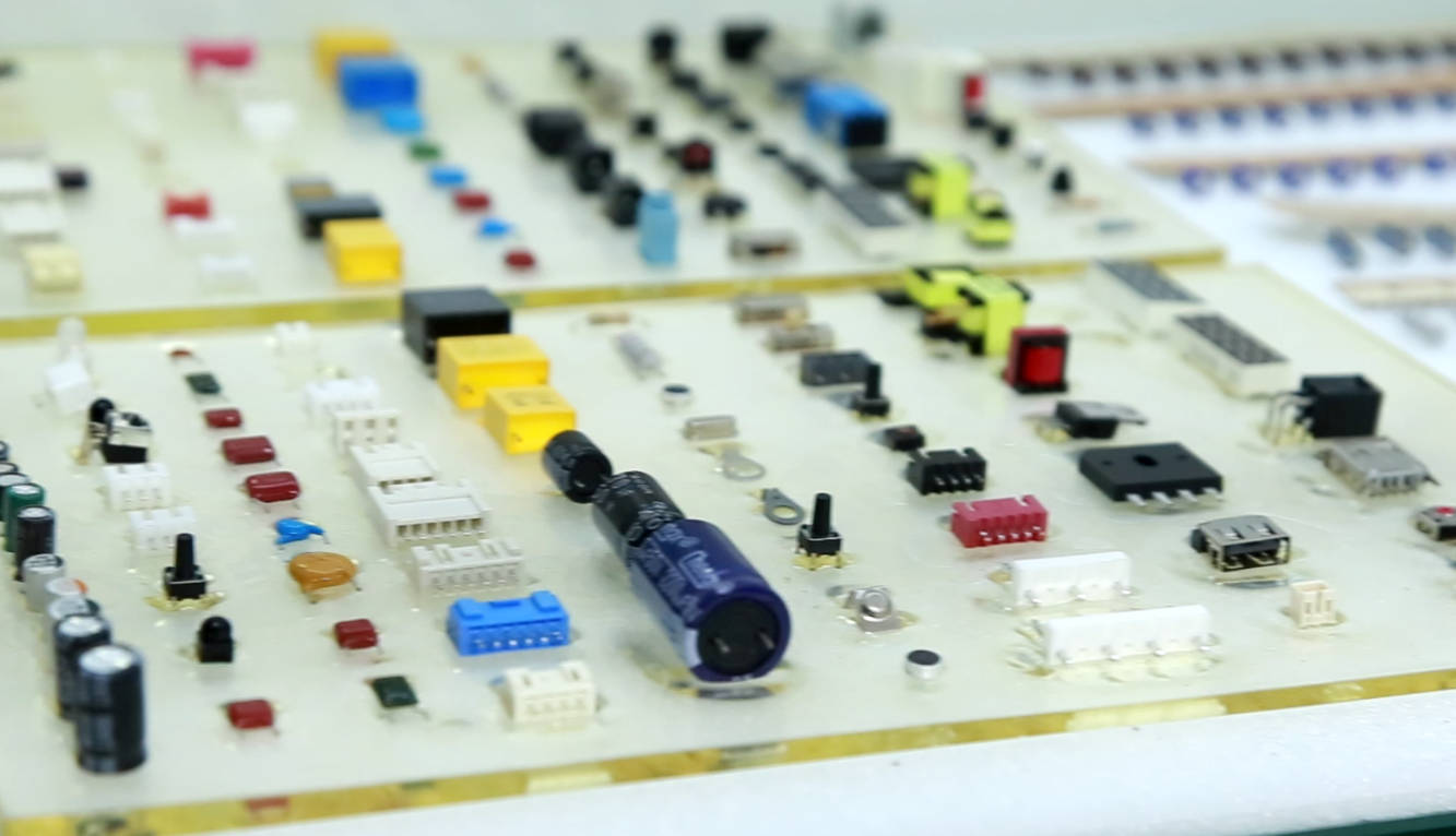 變壓器插件機成功解決電子制造領域技術難題