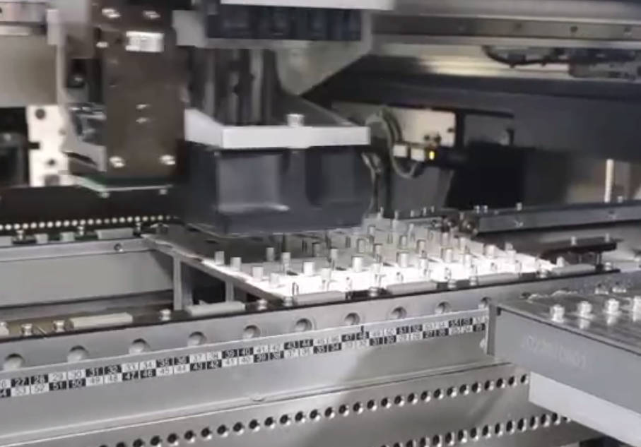 電源適配器插件機提升電子廠生產效率的高端設備