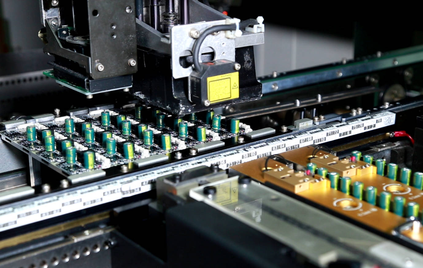 異形電容插件機：電子制造業的新星