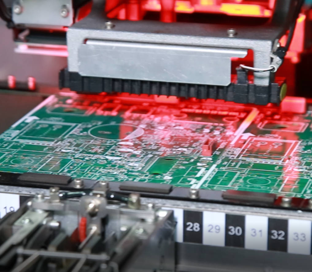 不規(guī)則電子元器件自動(dòng)插件機(jī)重塑電子制造的高效與精準(zhǔn)