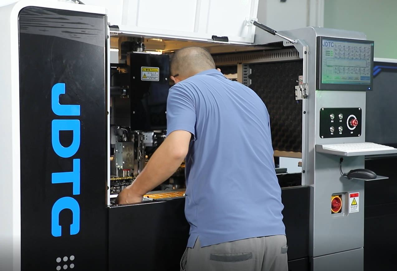 異形插件機(jī)的維護(hù)與保養(yǎng)技巧