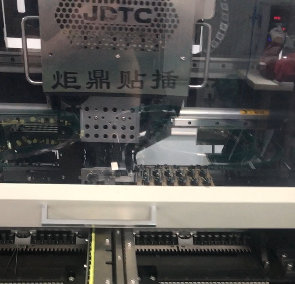 充電器插件機設備：助力電源制造業(yè)提質增效的智能解決方案?