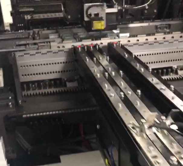 充電器插件機廠家選擇指南：五大關鍵要素助您鎖定優(yōu)質合作伙伴?