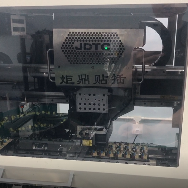 異型插件機(jī)：破解特殊元件自動(dòng)化難題打造電子制造柔性產(chǎn)線(xiàn)